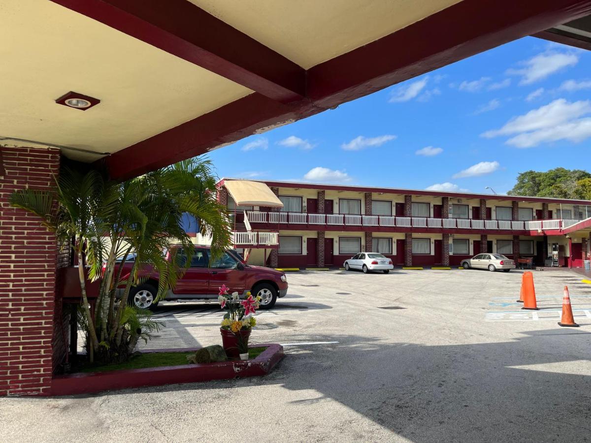 Palacio Inn Motel Miami Springs Екстериор снимка